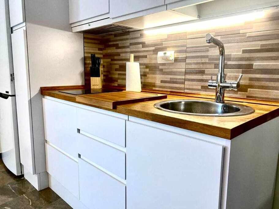 Apartamento Antonio By Solymar Holiday Torre Del Mar Dış mekan fotoğraf